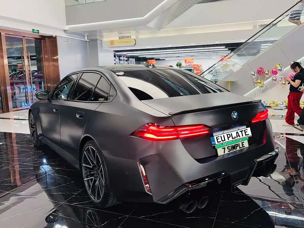 BMW M5 New Energy — фото 4