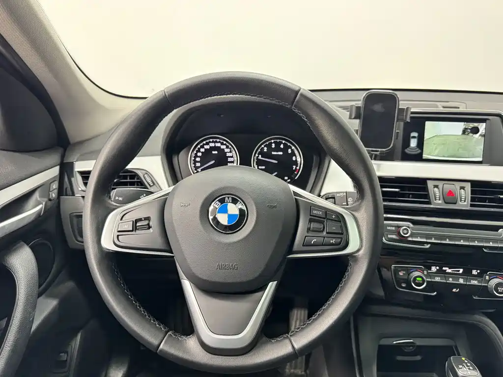 BMW X1 — фото 10