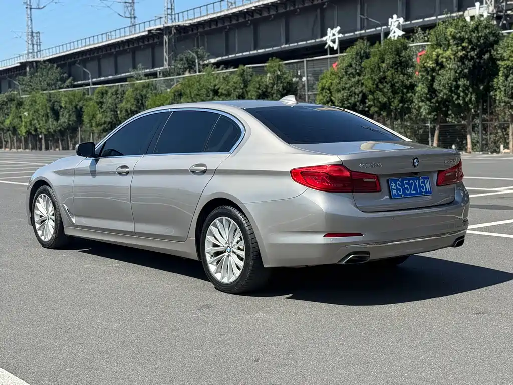 BMW 5 Series — фото 4
