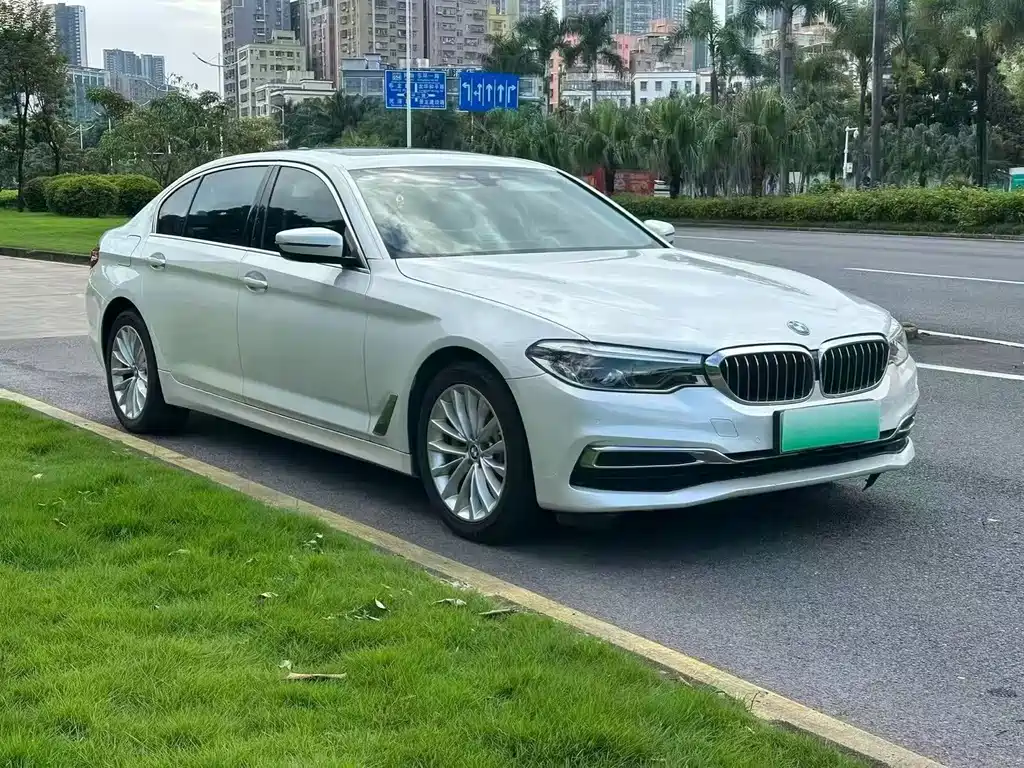 BMW 5 Series New Energy — фото 3