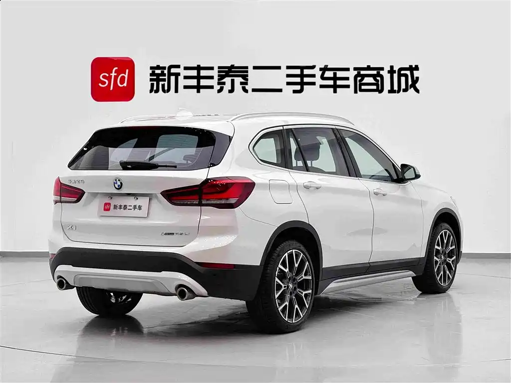 BMW X1 — фото 5
