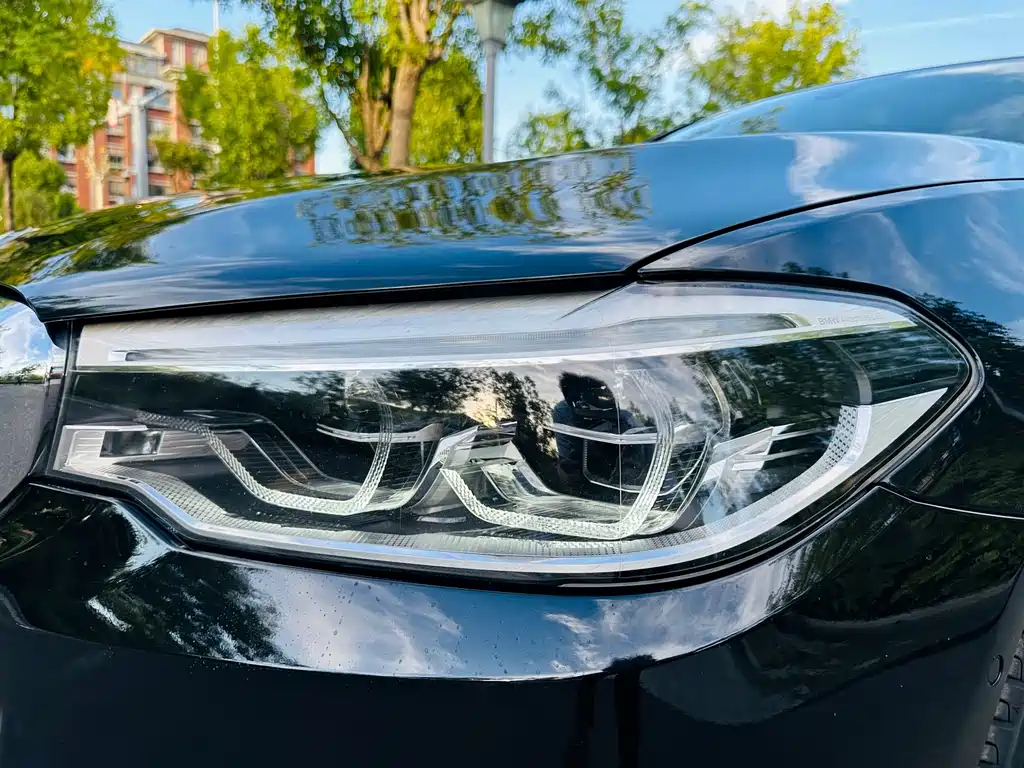 BMW 5 Series — фото 4
