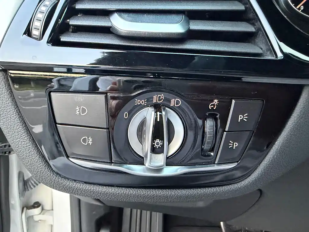 BMW 5 Series — фото 11