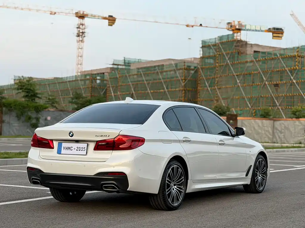 BMW 5 Series — фото 26