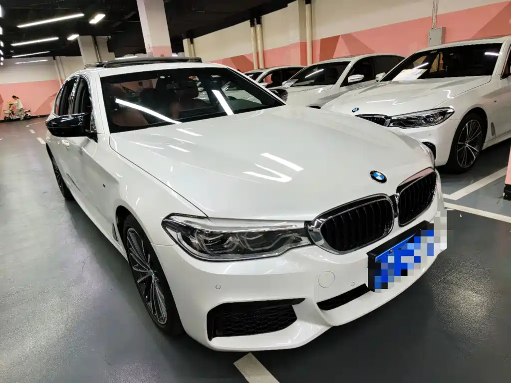 BMW 5 Series — фото 2