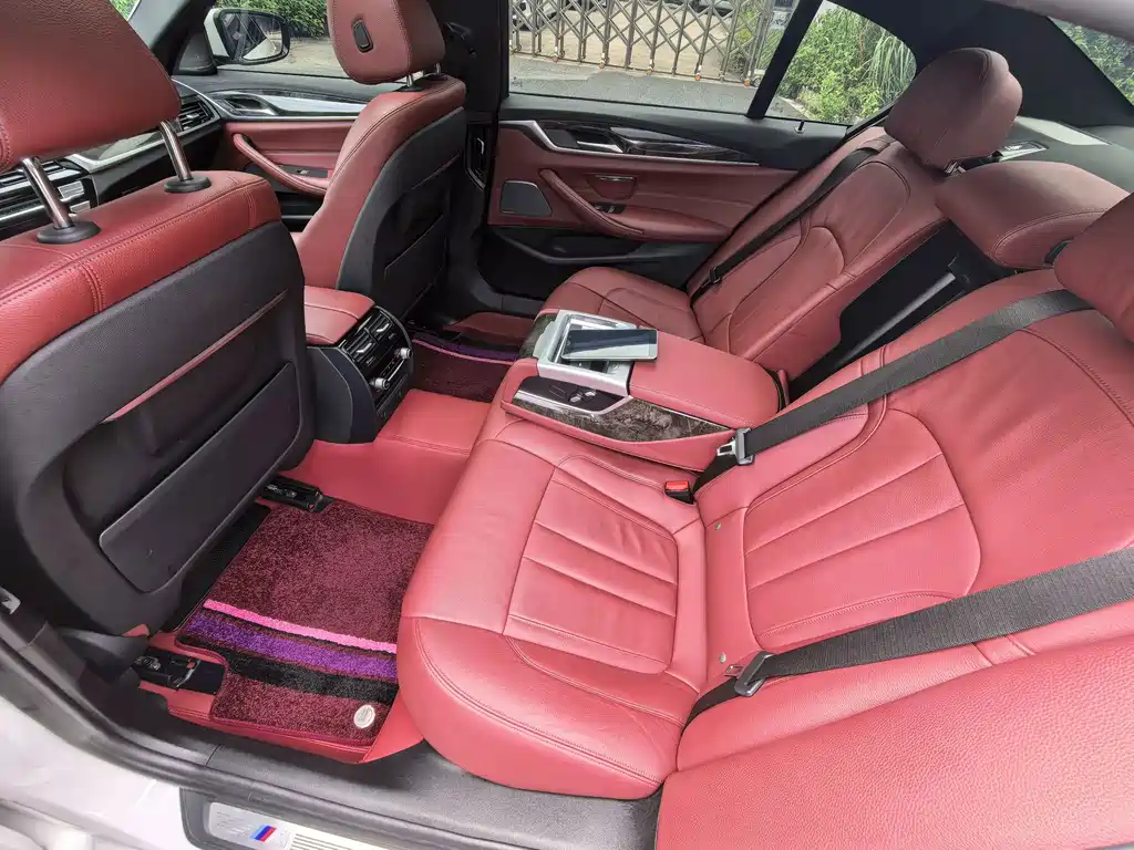 BMW 5 Series — фото 10
