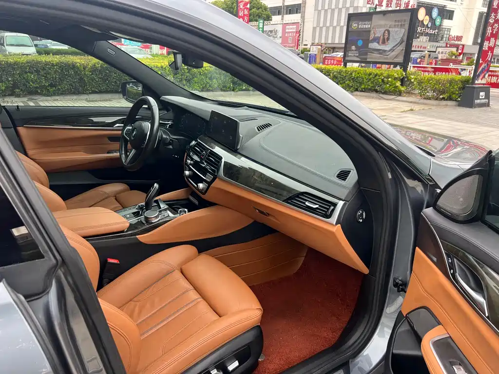 BMW 6 Series GT — фото 10