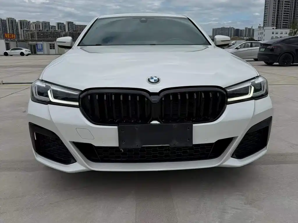 BMW 5 Series — фото 2