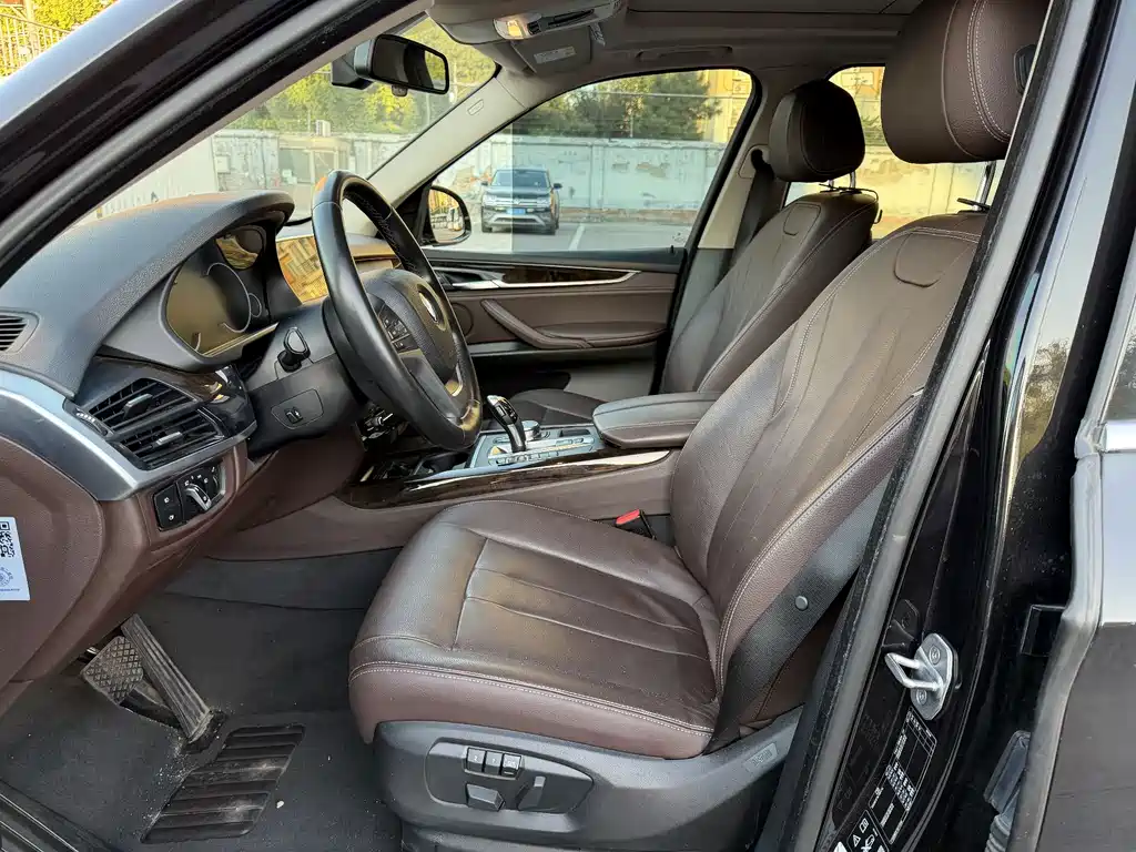 BMW X5 (Import) — фото 4