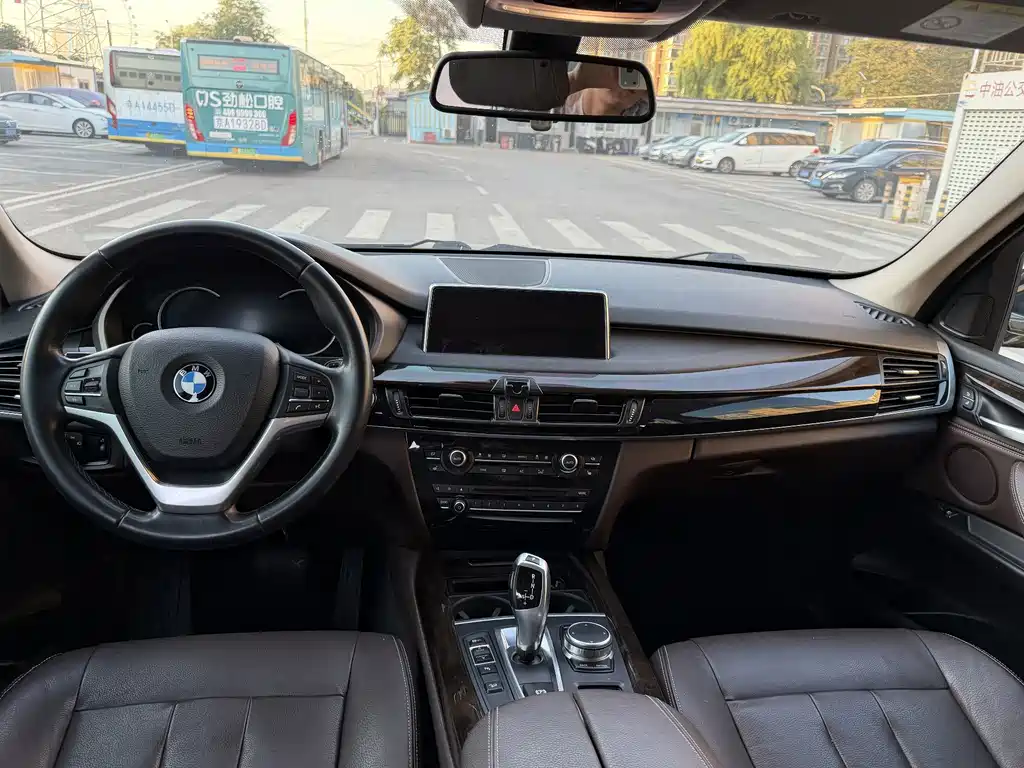 BMW X5 (Import) — фото 6