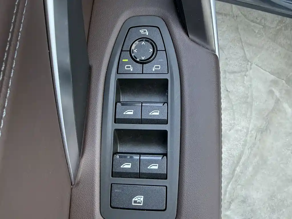 BMW X1 — фото 11