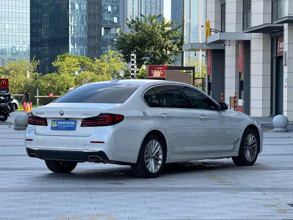BMW 5 Series — фото 3