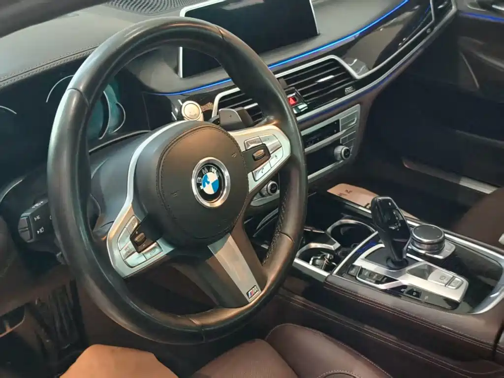 BMW 7 Series — фото 4