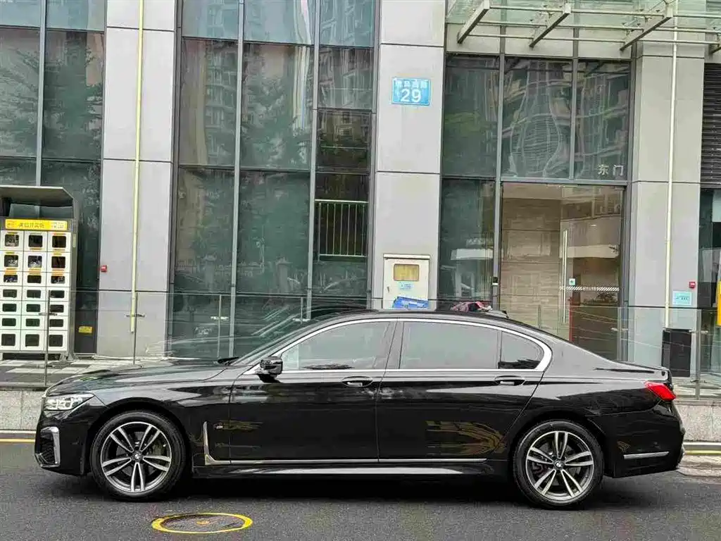BMW 7 Series — фото 3