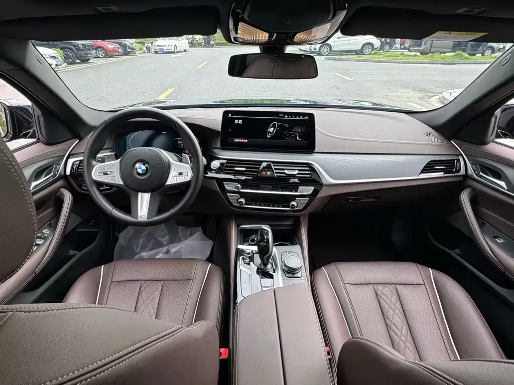 BMW 5 Series — фото 24