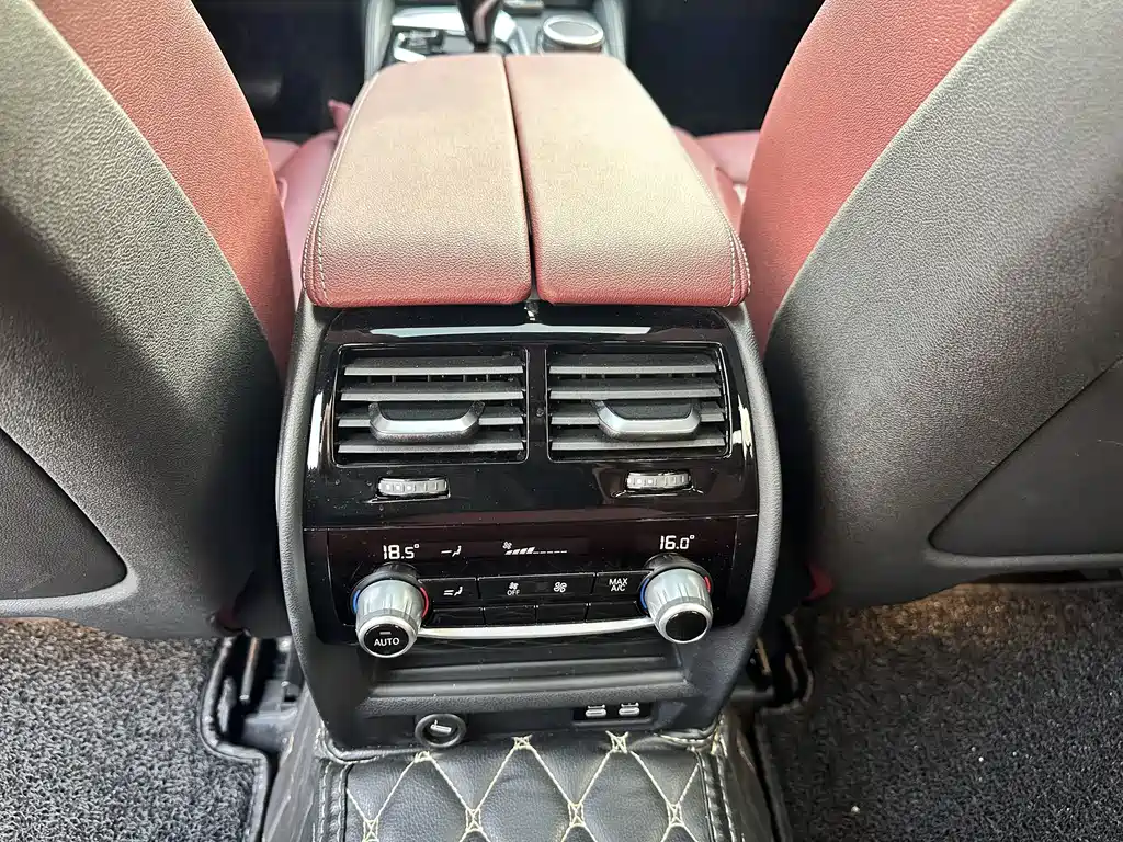 BMW 5 Series — фото 13