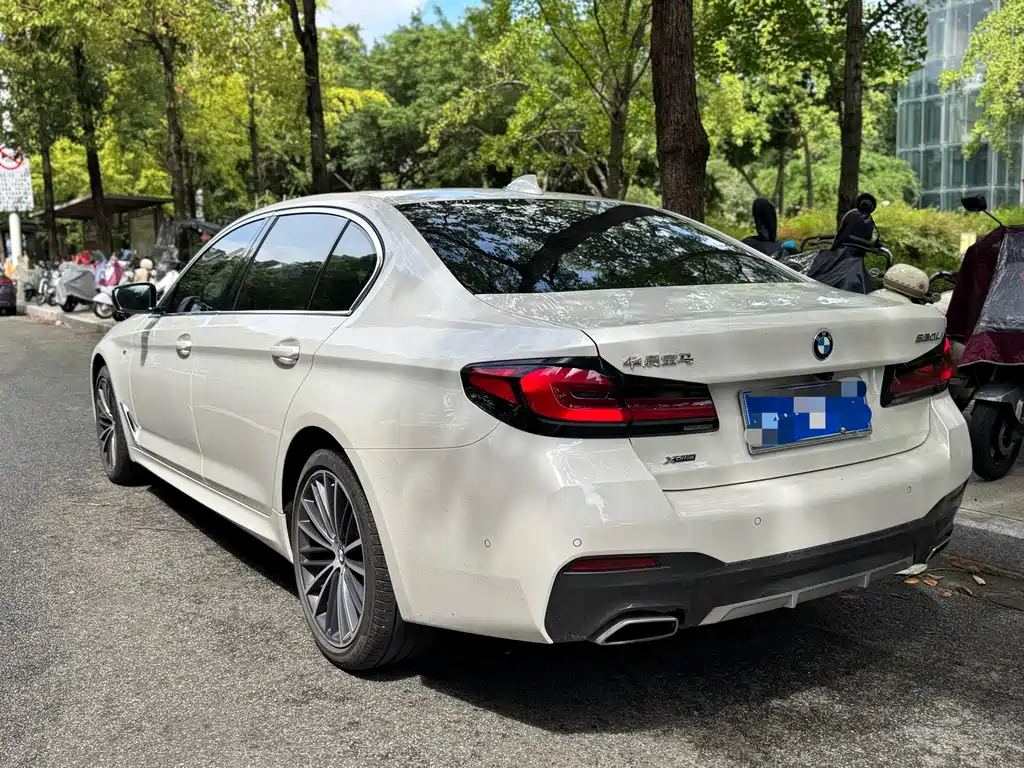 BMW 5 Series — фото 4