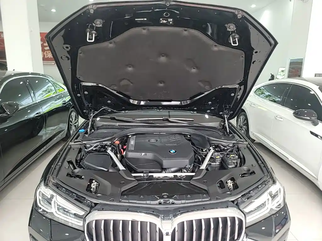 BMW 5 Series — фото 20