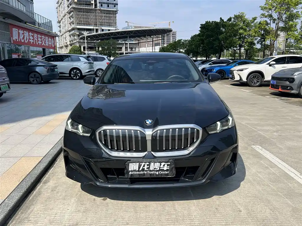 BMW 5 Series — фото 2