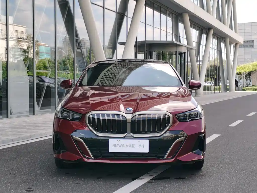 BMW 5 Series — фото 2