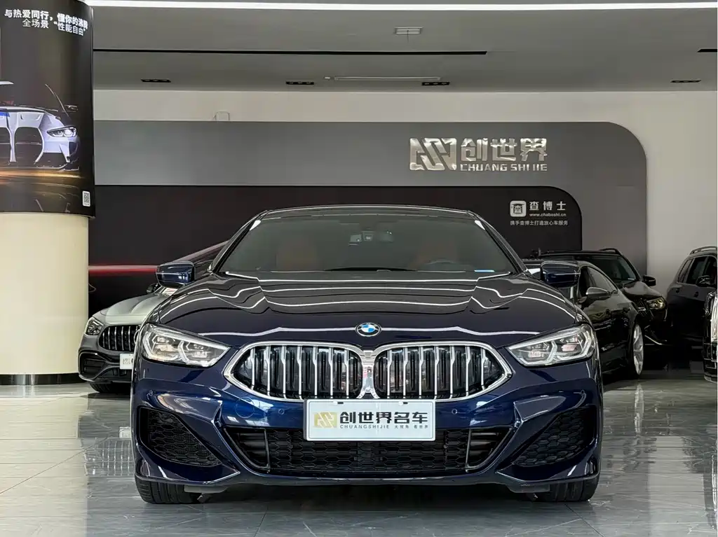 BMW 8 Series — фото 2