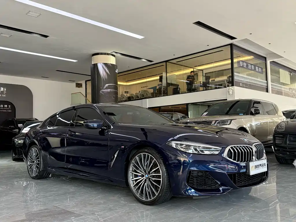 BMW 8 Series — фото 3