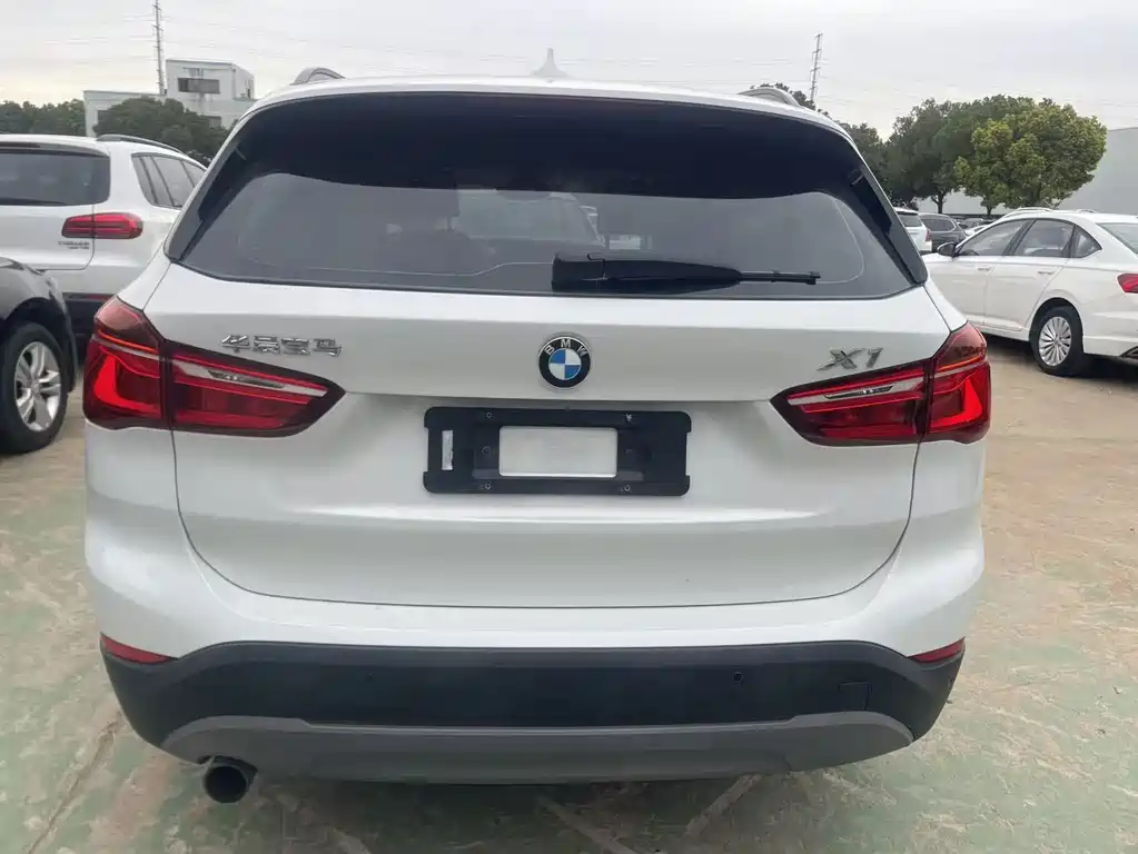 BMW X1 — фото 12