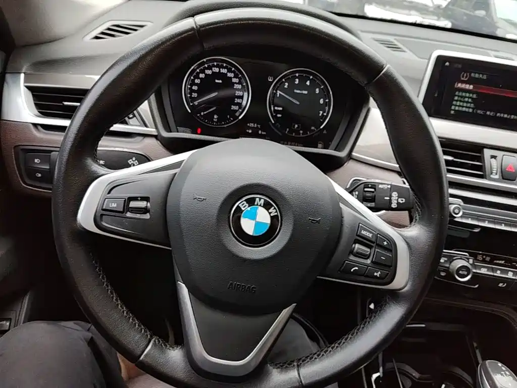 BMW X1 — фото 11