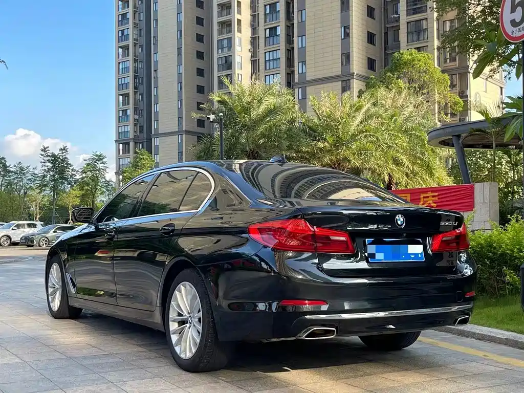 BMW 5 Series — фото 2