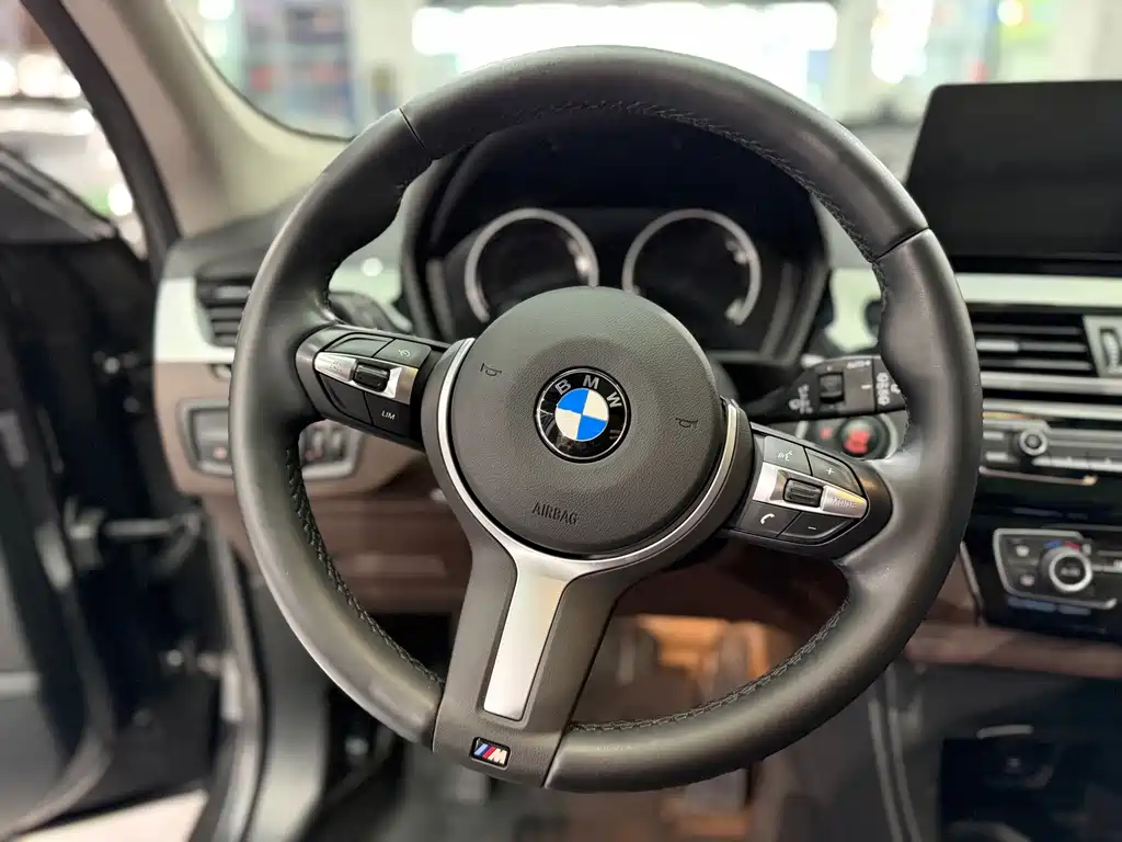 BMW X1 — фото 8