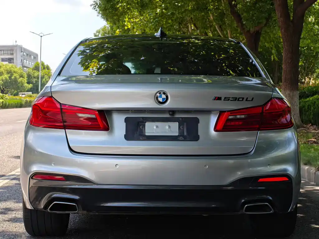 BMW 5 Series — фото 9