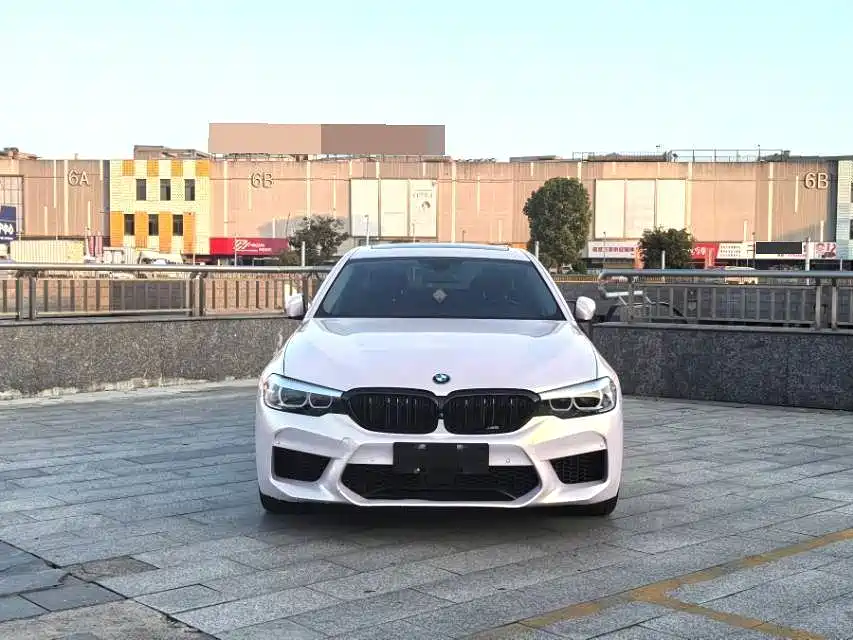 BMW 5 Series — фото 2