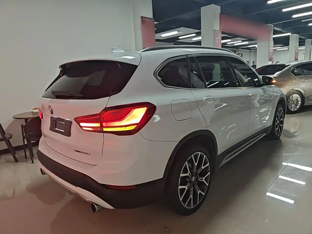 BMW X1 — фото 7