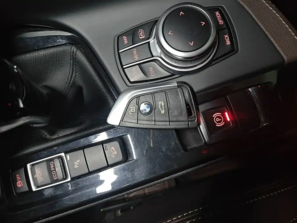 BMW X1 — фото 9