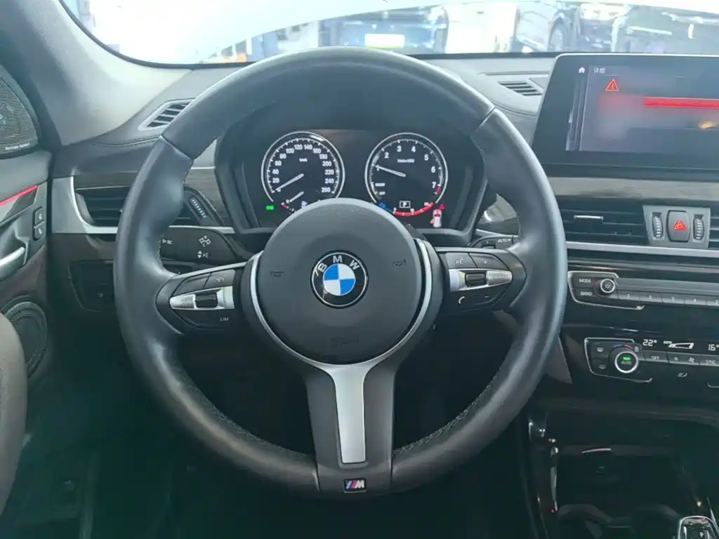 BMW X1 — фото 11