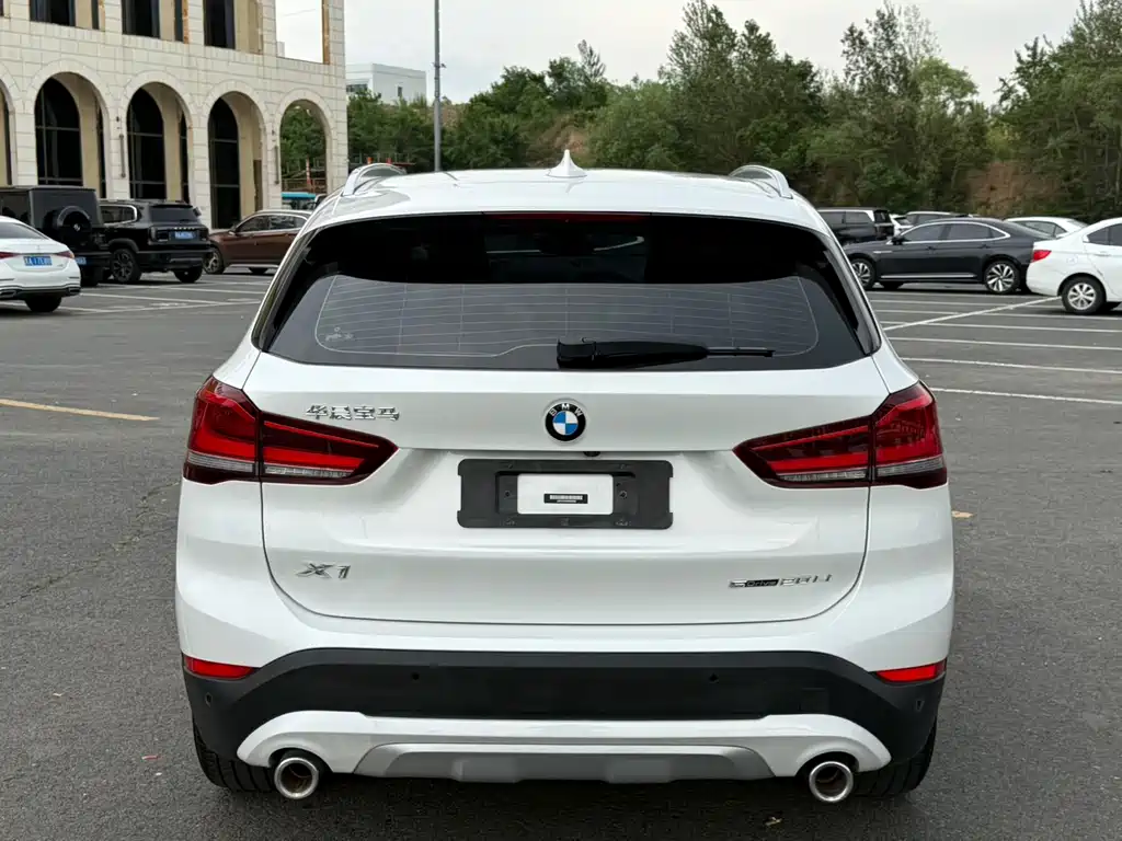 BMW X1 — фото 5
