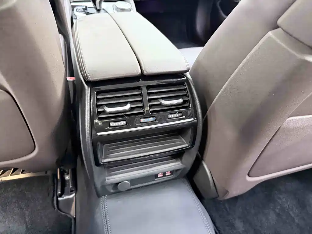 BMW 5 Series New Energy — фото 5