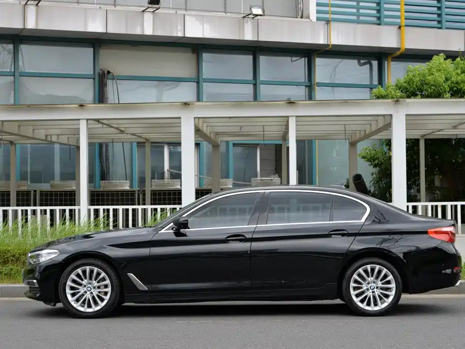 BMW 5 Series — фото 2