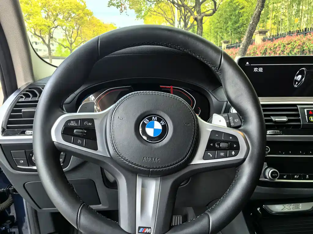 BMW X3 — фото 9