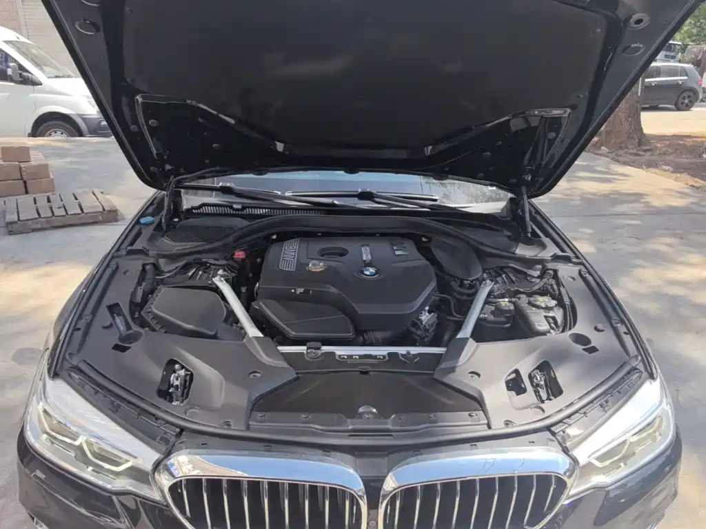 BMW 5 Series — фото 20
