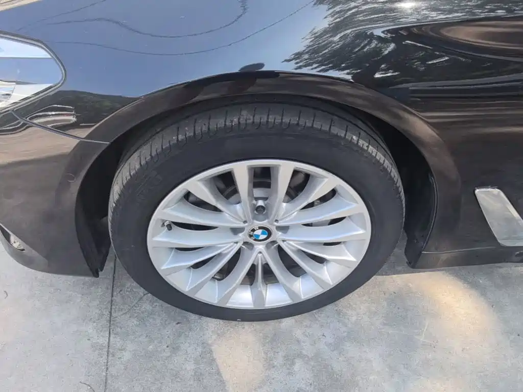BMW 5 Series — фото 23