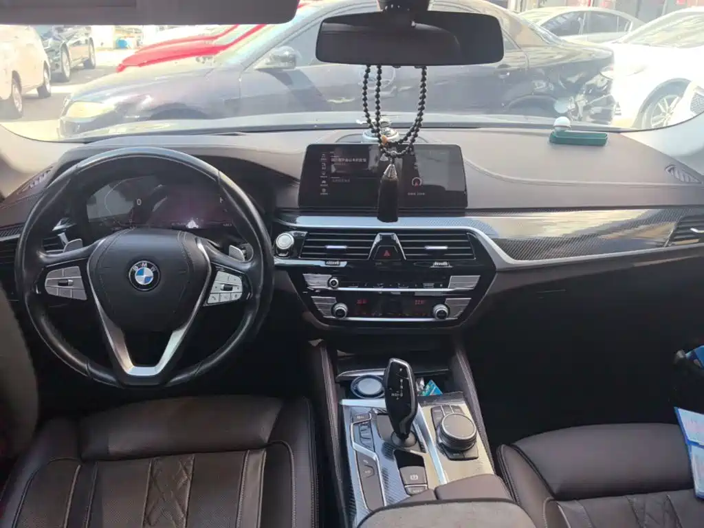 BMW 5 Series — фото 10