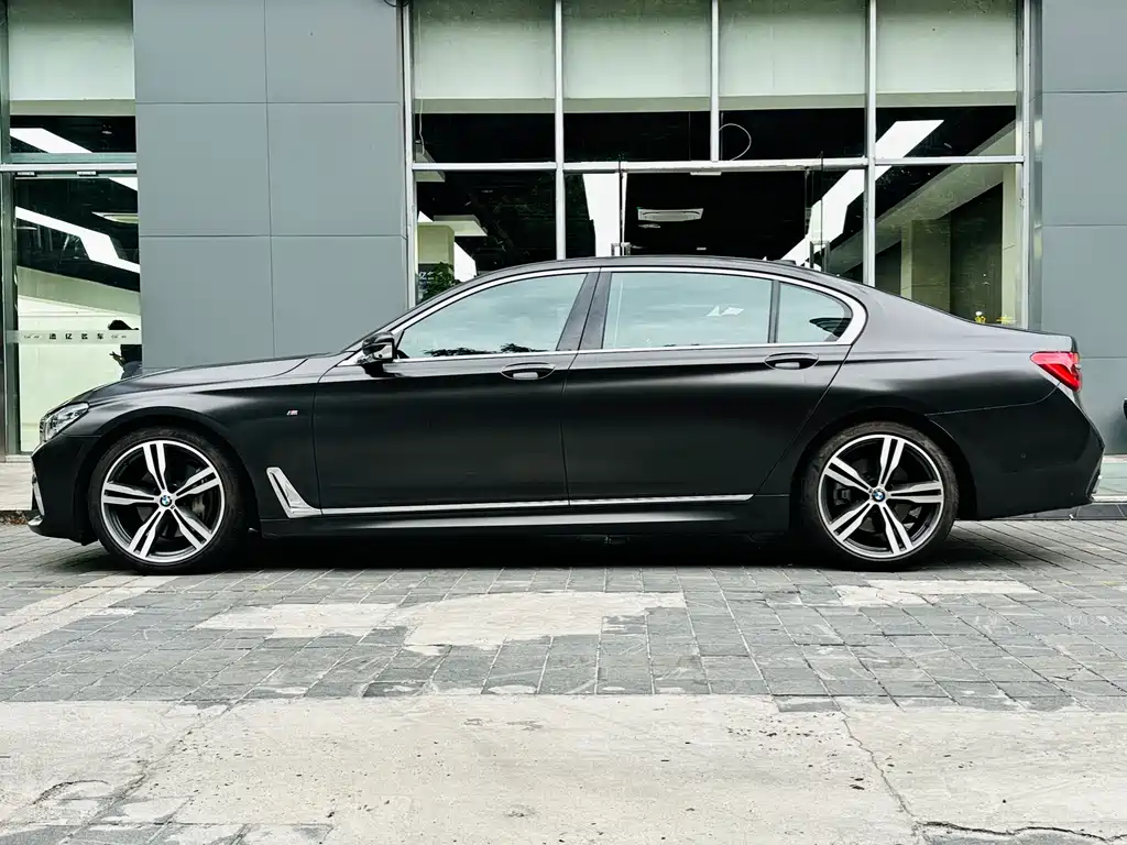 BMW 7 Series — фото 4