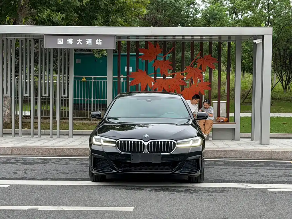 BMW 5 Series — фото 2