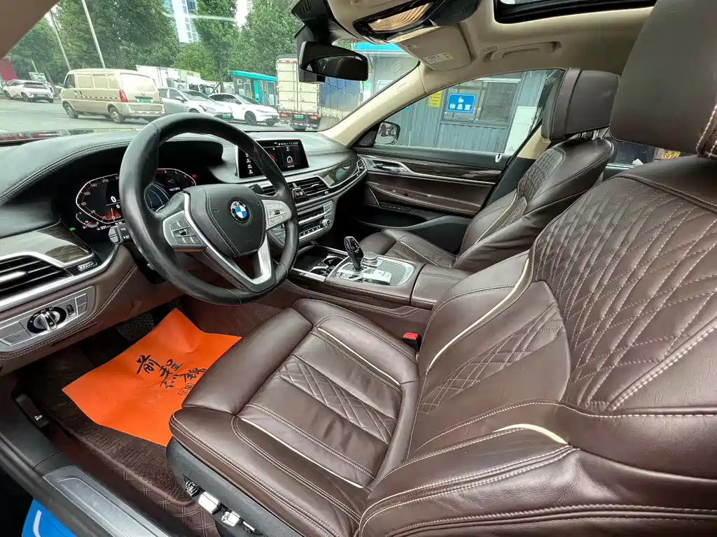 BMW 7 Series — фото 4