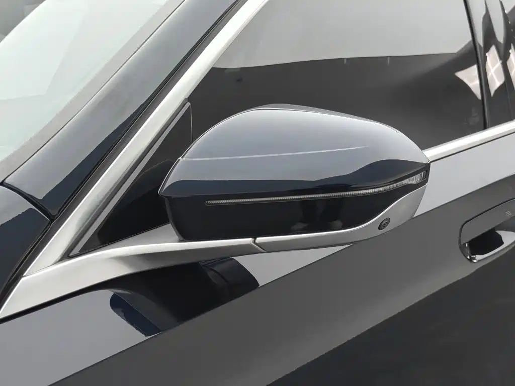 BMW 5 Series — фото 17