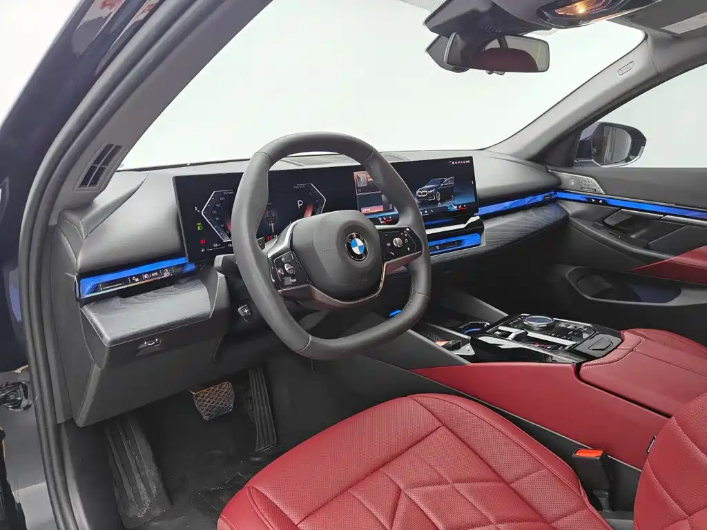 BMW 5 Series — фото 24