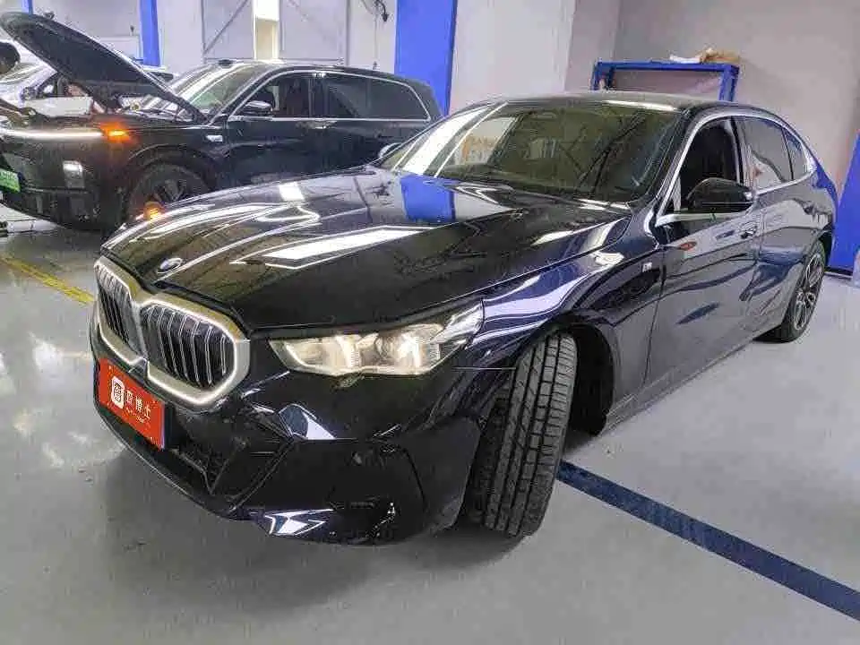 BMW 5 Series — фото 2