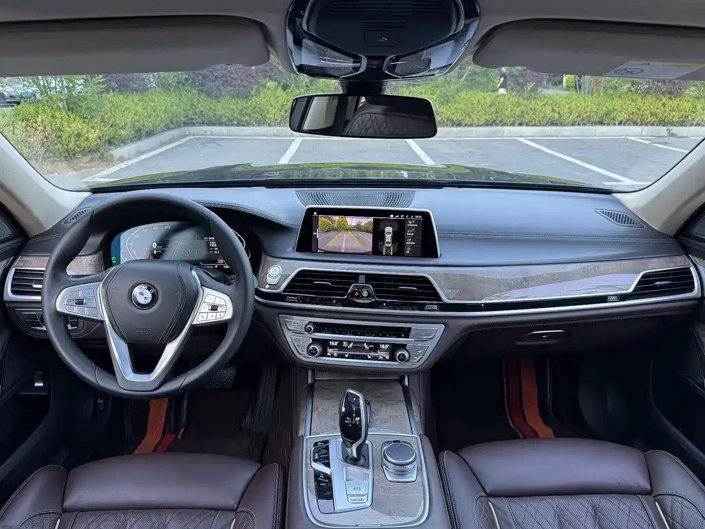 BMW 7 Series — фото 11