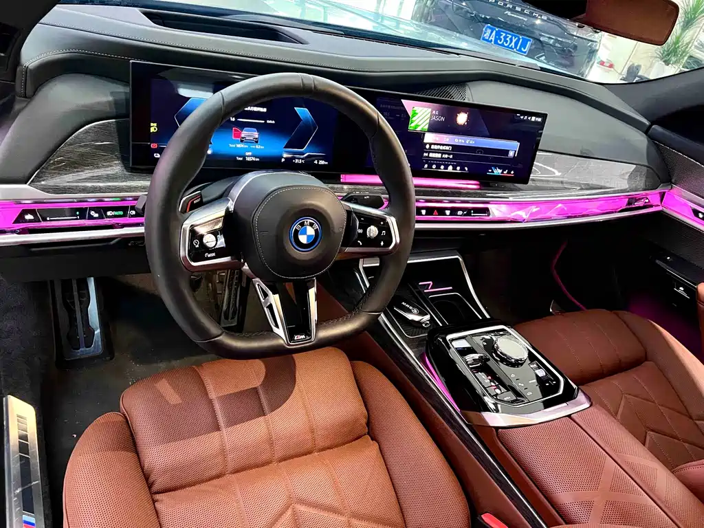 BMW i7 — фото 5